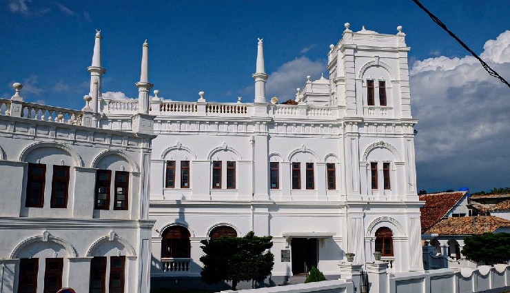 galle,sri lanka,galle fort,dutch influence,galle beaches,colonial charm,tropical serenity,sri lanka travel,galle travel guide,must-see spots in galle,historical sites in galle,sri lanka beaches,best places in galle,tropical travel destinations,galle tourism,cultural heritage of galle