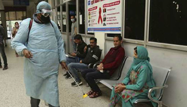 उत्तर प्रदेश: एक परिवार के 5 लोग कोरोना संक्रमित, 50 रिश्तेदारों को किया आइसोलेट  