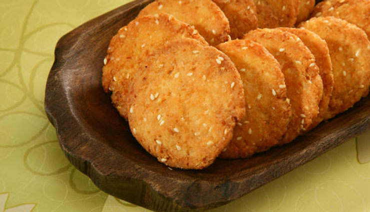 Karwa Chauth Recipe- Delicious Meethi Mathri