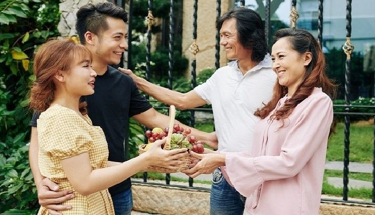 meeting girlfriend parents etiquette,girlfriend parents meeting advice,tips for meeting partner parents,meeting significant other parents tips,how to impress girlfriend parents,etiquette for meeting in-laws,preparing to meet girlfriend family,meeting partner parents guide,girlfriend family meeting tips,relationship milestone: meeting parents