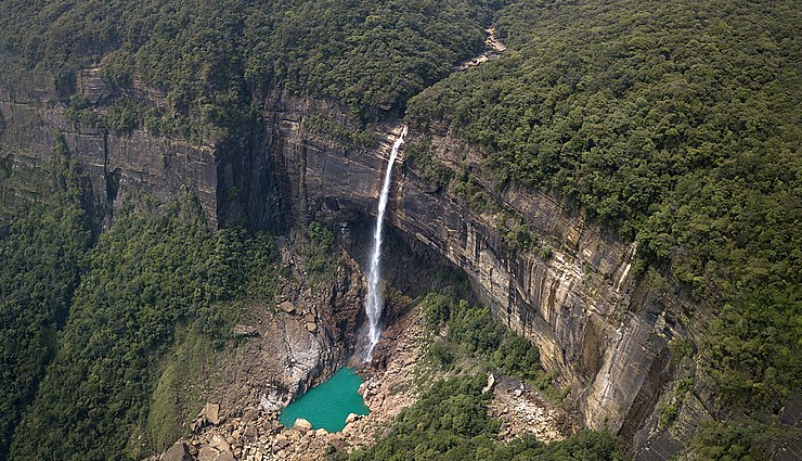 meghalaya,places to visit in meghalaya,tourist attractions in meghalaya,cherrapunji,double decker living root bridge,nohkalikai falls,eco park,nokrek national park,seven sisters falls
