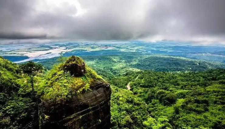 8 Beautiful Places To Visit in Meghalaya