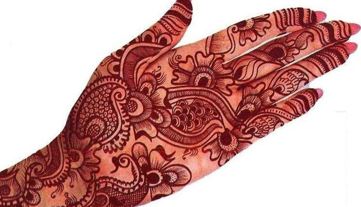 mehendi,henna,color of mehendi,mehendi designs ,मेहंदी को डार्क और सुंदर बनाने के तरीके,ब्यूटी,ब्यूटी टिप्स