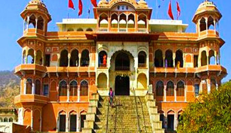 lord hanuman temples you can visit in india,holidays,travel,tourism