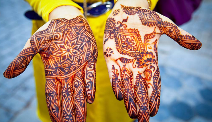 want to keep the color of mehndi in hands for a long time try these methods,beauty tips,beauty hacks