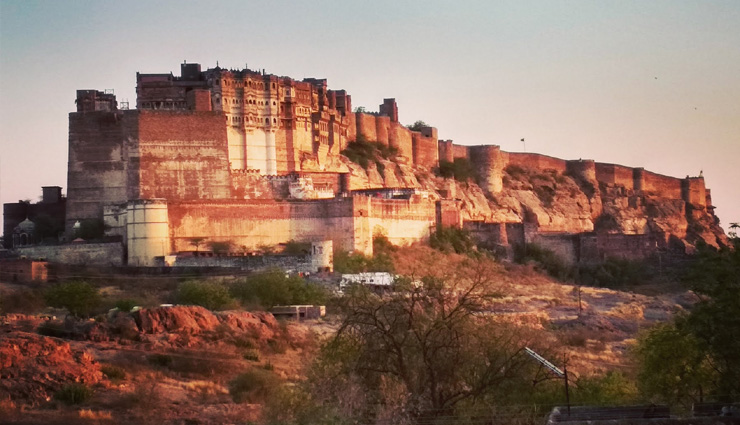 indian forts,tourism,agra,agra fort,red fort,delhi,himachal pradesh,gwalior fort,chittorgarh fort,kila,kumbhalgarh fort,rajasthan,mehrangarh fort,travel,holidays,travel guide,india tourism ,भारत के ये 10 विशाल किले