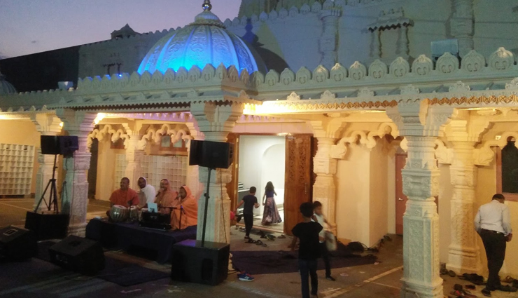 melbourne,temples in melbourne,hindu temples in melbourne,melbourne murugan temple,iskcon temple,sri vakratunda vinayaka temple,shree swaminarayan temple,melbourne thai buddhist temple,shri shiva vishnu temple,sankat mochan samiti