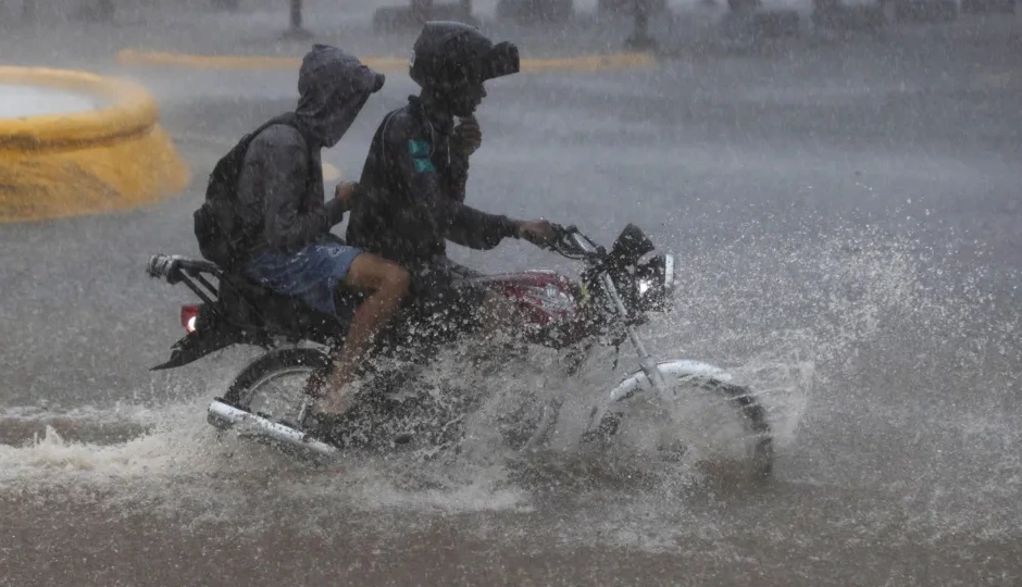 भारी बारिश, भूस्खलन और तबाही की आहट... इन 5 देशों पर मंडरा रहा चक्रवात ‘मेलिसा’ का खतरा, कई क्षेत्रों में निकासी अभियान जारी