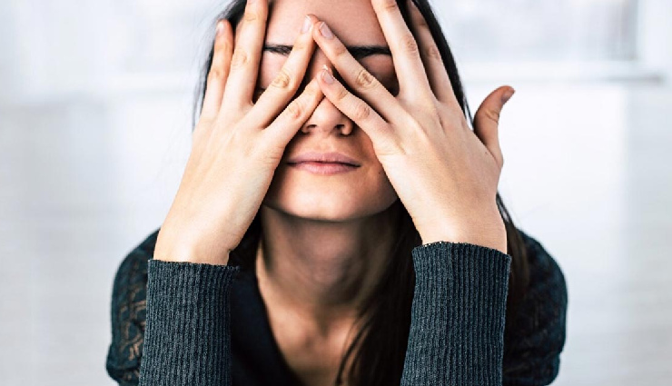 क्या सर्दियों में बादाम और किशमिश भिगोकर खाना फायदेमंद है? जानें ड्राई फ्रूट्स के सेवन का सही तरीका eating soaked almonds in winter,benefits of soaked raisins,dry fruits consumption,almonds and raisins health benefits,winter nutrition tips,ayurvedic dry fruits,healthy winter snacks,soaked dry fruits benefits,almonds and raisins diet,winter dry fruit recipes