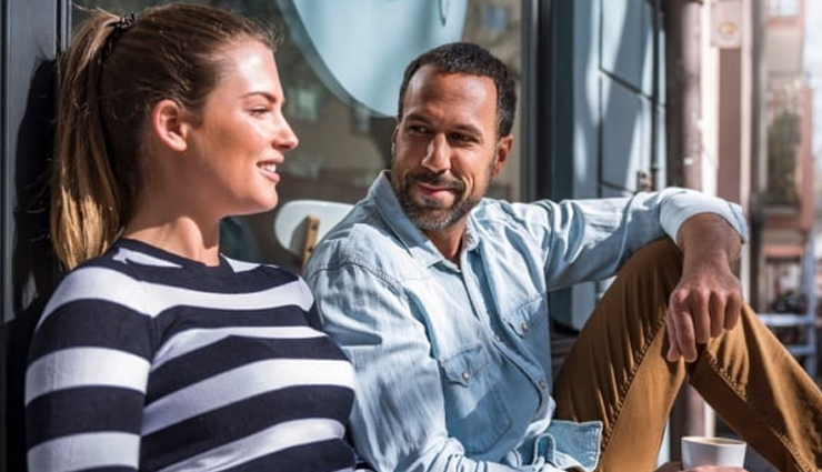 body language signs of love,signs a man loves you,body language of a man in love,how to tell if a man loves you,nonverbal signs he loves you,subtle signs he is in love,male body language attraction,signs he secretly loves you,physical signs of love,how men show love through body language