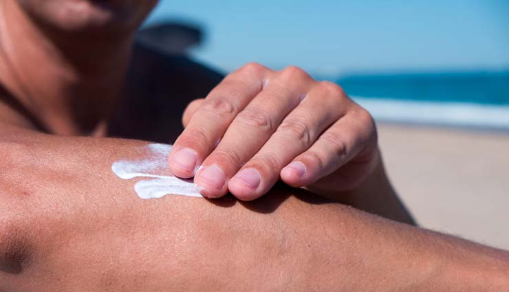 सिर्फ महिलाओं के लिए ही नहीं बने हैं ब्यूटी प्रॉडक्ट, पुरुष भी आजमा सकते हैं ये 10 चीजें men grooming products,male beauty products,men skincare essentials,best grooming products for men,men haircare products,male anti-aging products,men shaving and grooming,men facial cleansers,male body care products,men personal care items