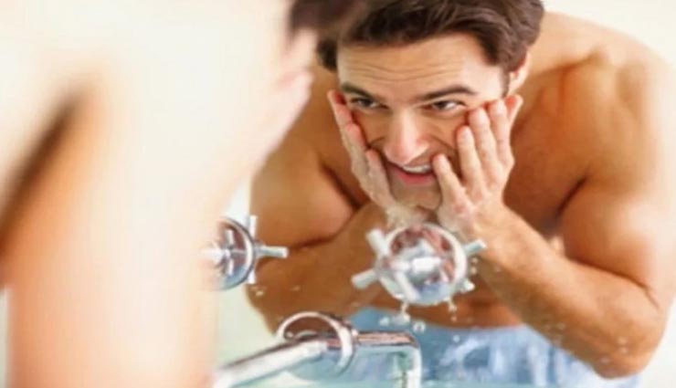 इन 4 चीजों से पुरुष भी चमका सकते हैं अपना चेहरा, त्वचा में आ जाएगी नई जान
