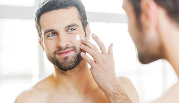 प्रदूषण खराब कर रहा पुरुषों की त्वचा, इन तरीकों से पाए इसका आकर्षण