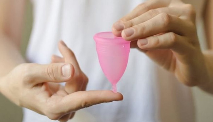 महिलाएं सैनिटरी पैड्स की जगह इन 5 चीजों का भी कर सकती हैं इस्तेमाल, क्या आपको है इनकी जानकारी? alternative options for sanitary pads,non-pad menstrual products,menstrual hygiene alternatives,period products beyond sanitary pads,non-pad period solutions,menstruation alternatives for women,substitute products for sanitary pads,non-pad period protection choices,menstrual cups as alternatives,cloth pads for menstruation,period panties for women,menstrual discs options,reusable menstrual products,eco-friendly period options,organic period solutions,tampon alternatives for periods,silicone menstrual products,sustainable menstrual hygiene,menstrual sponge options,innovative menstrual solutions