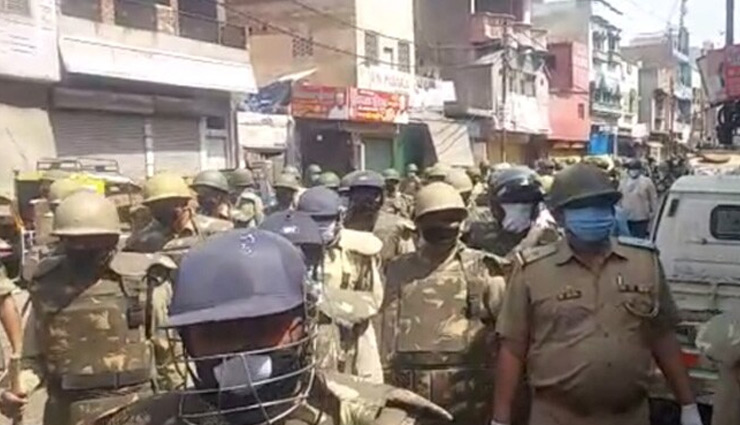 उत्तर प्रदेश : मेरठ में मस्जिद का मुआयना करने पहुंची पुलिस टीम पर हमला, सिटी मजिस्ट्रेट घायल