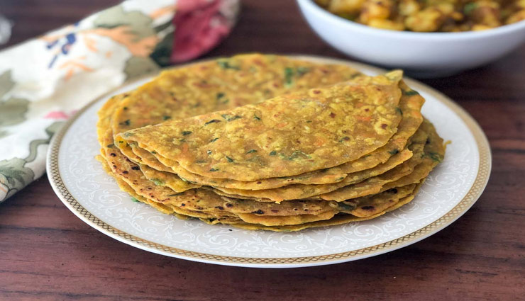 गुजरात के प्रसिद्द 'मेथी थेपला', बनाएँगे आपके नाश्ते को मजेदार #Recipe