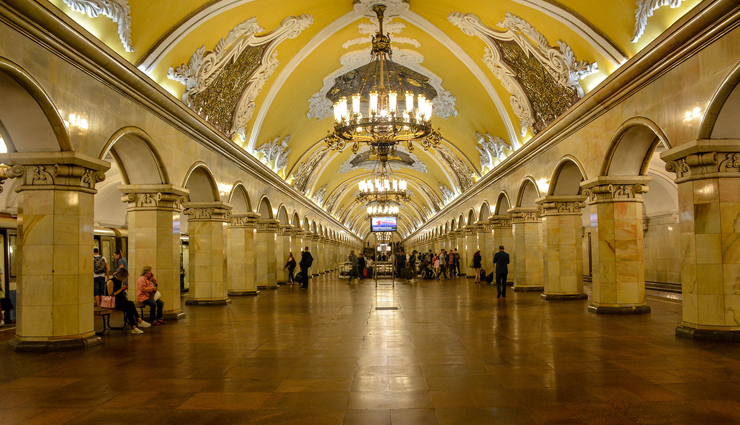beautiful metro stations in the world,metro stations,komsomolskaya station,moscow,russia,westfriedhof station,munich,germany,slavyansky bulvar station,t-centralen station,stockholm,sweden,toledo station,naples,italy