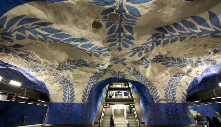 beautiful metro stations in the world,metro stations,komsomolskaya station,moscow,russia,westfriedhof station,munich,germany,slavyansky bulvar station,t-centralen station,stockholm,sweden,toledo station,naples,italy