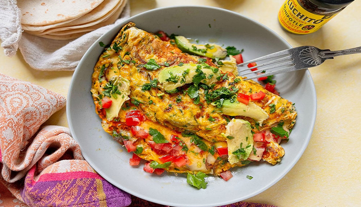 नाश्ते का बेहतरीन ऑप्शन बनेगा मैक्सिकन ऑमलेट, स्वाद के साथ बनेगी सेहत #Recipe