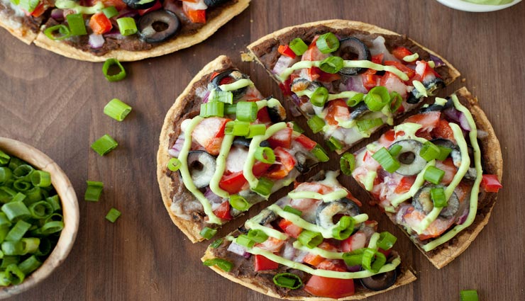 mexican pizza recipe,recipe,special recipe,fastfood recipe,pizza recipe ,मेक्सिकन पिज़्ज़ा रेसिपी, रेसिपी, स्पेशल रेसिपी, फास्टफूड रेसिपी, पिज्जा रेसिपी 