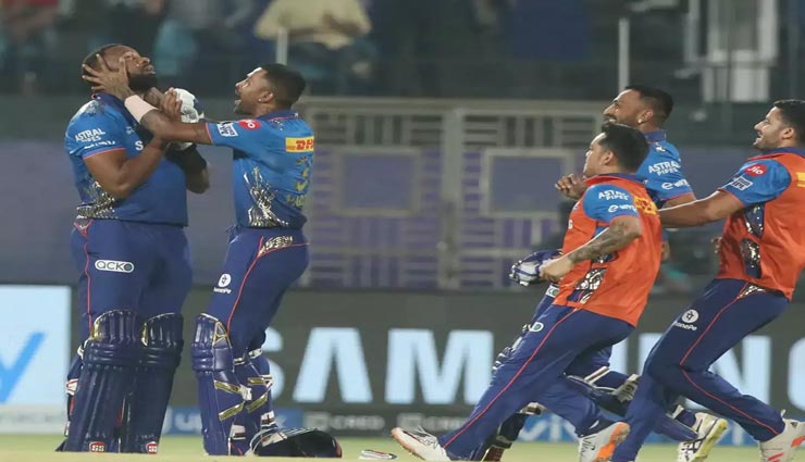 IPL 2021 : पोलार्ड की ताबड़तोड़ बल्लेबाजी ने चेन्नई को किया जीत से दूर, डुप्लेसिस ने छोड़ा था कैच