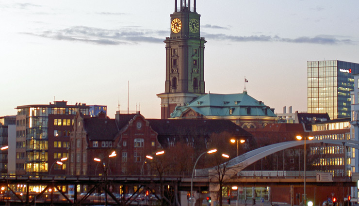 tourist places in hamburg,must-visit hamburg attractions,hamburg travel guide,things to do in hamburg,hamburg sightseeing,best places to visit in hamburg,hamburg landmarks,cultural sites in hamburg,family activities in hamburg,explore hamburg germany