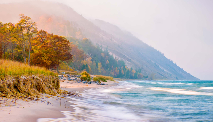 michigan,beaches in michigan,sleeping bears dune national lakeshore,grand haven,empire beach,silver lakes sand dunes,warren dunes beach,ludington beach