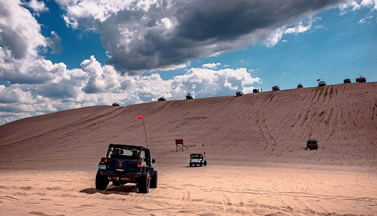 michigan,beaches in michigan,sleeping bears dune national lakeshore,grand haven,empire beach,silver lakes sand dunes,warren dunes beach,ludington beach