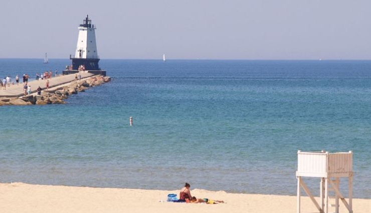 michigan,beaches in michigan,sleeping bears dune national lakeshore,grand haven,empire beach,silver lakes sand dunes,warren dunes beach,ludington beach