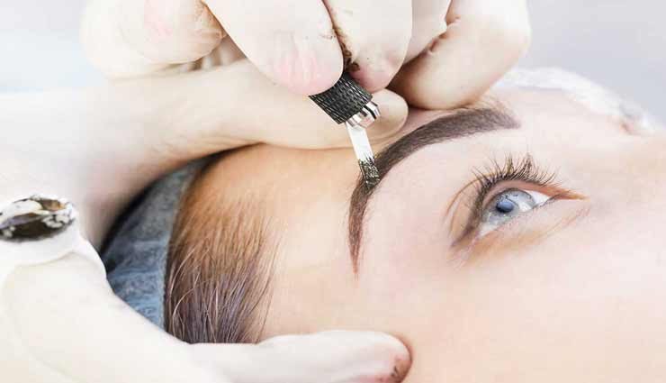 आपकी आइब्रो को आकर्षक बनाती हैं माइक्रोब्‍लैडिंग, जानें इससे जुड़ी जरूरी जानकारी