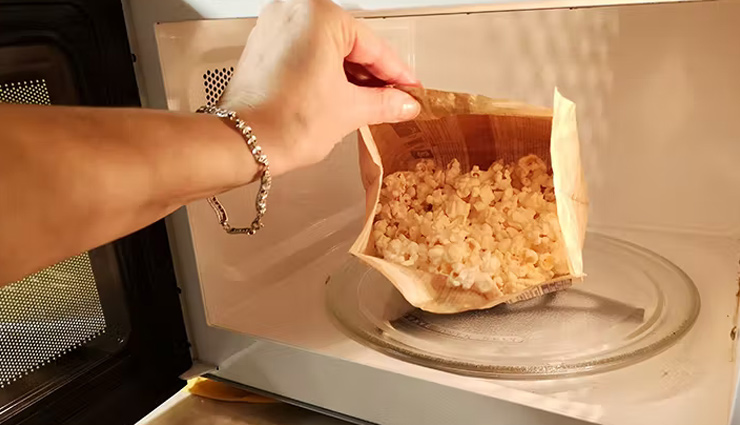 तुरंत छोड़ दें ये 10 चीजें खाना वरना सड़ जाएंगी आंतें, बनती है पेट के कैंसर की असली वजह colon cancer,foods causing colon cancer,colon cancer symptoms,colon cancer prevention tips,what is colon cancer,health news,Health tips,health news in hindi