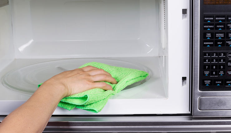 tips to clean microwave,how to do microwave cleaning,cleaning tips of microwave,household tips,home decor tips ,हाउसहोल्ड टिप्स, होम डेकोर टिप्स, कैसे करें माइक्रोवेव की सफाई 