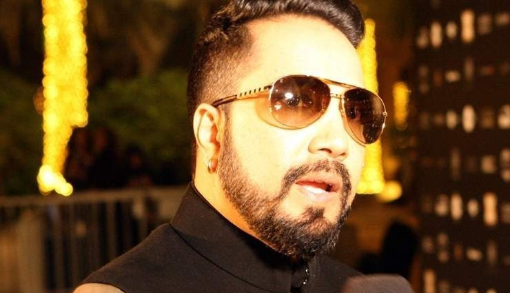 भारत लौटे मिका सिंह, वाघा बॉर्डर पर लगाए भारत माता की जय के नारे, VIDEO