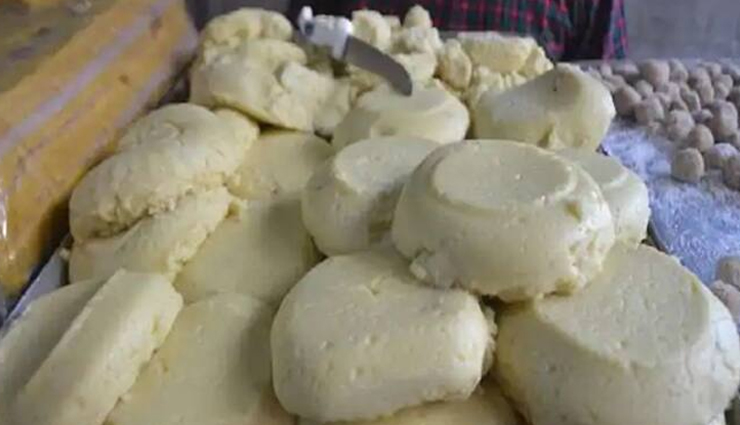 त्योहार की मिठास में बीमार बना सकता हैं मिलावटी मावा, जानें इसका पूरा खेल milawati maw,milawati maw ki pehachan kaise karein,holi celebration,holi 2023