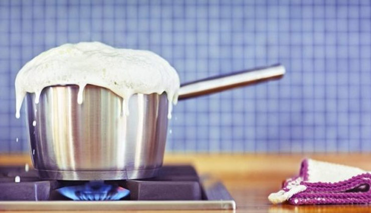 अचानक से इन चीजों का गिरना देता है ये अशुभ संकेत