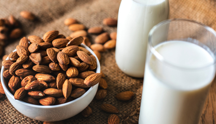 dry skin,face packs for dry skin,papaya and honey pack,milk and almond pack,yogurt and rosewater pack,gram flour and curd pack,honey milk cream and turmeric pack,face packs,beauty face packs,beauty hacks,beauty news