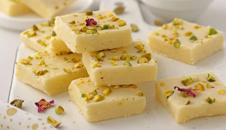 दूध बर्फी : जो इसे खाएगा एक बार, उसकी इच्छा होगी बार-बार, इस दफा जरूर ट्राई करके देखें #Recipe