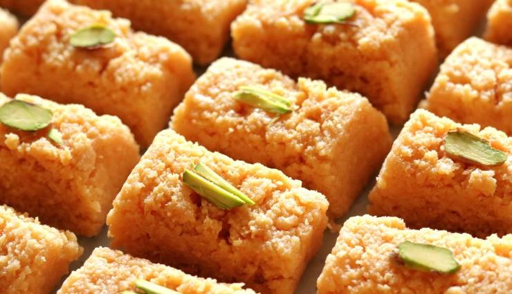 त्योहार पर अपनों के साथ लें मिल्क केक का आनंद, मिलावट के खतरे से बचने को घर पर यूं करें तैयार #Recipe