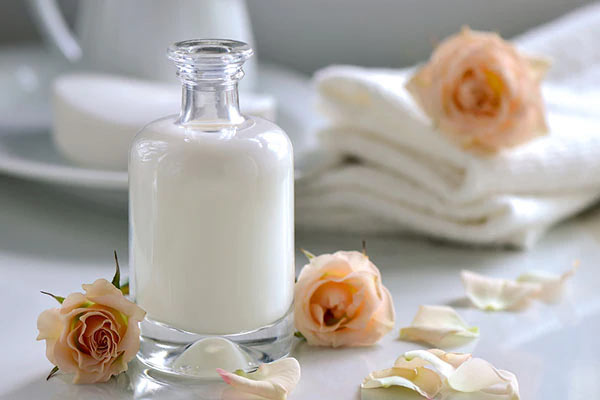 uses of milk,beauty benefits of milk,milk for soft skin,skin care tips,beauty tips