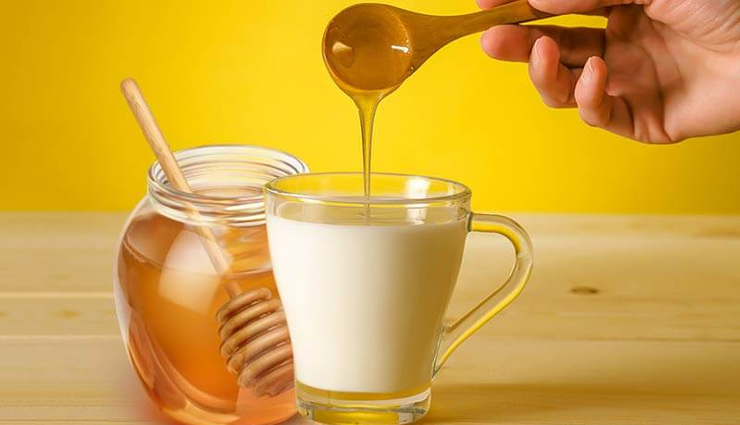 diy honey skincare,honey for winter skin,honey face masks,natural honey remedies,honey for dry skin,winter skincare tips,honey for acne,honey moisturizers,honey exfoliators,honey lip care