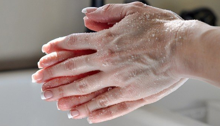 diy remedies for dry hands,fast home remedies for dry hands,aloe vera for dry hands,oatmeal soak for dry skin,avocado mask for dry hands,milk compress for hands,olive oil and sugar scrub for dry skin,hydrate dry hands,natural remedies for dry hands,quick fixes for dry hands,how to treat dry hands naturally