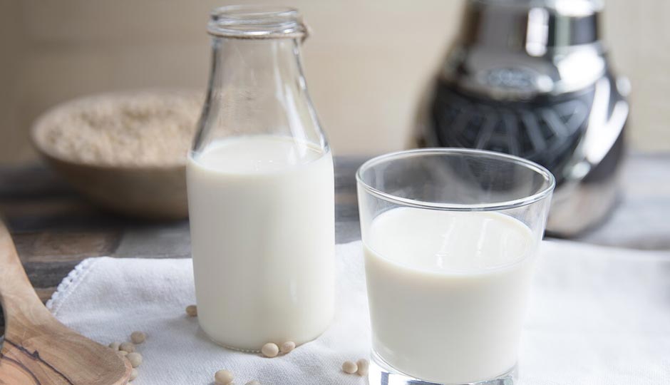 10 Benefits of Milk for Skin and Hair
