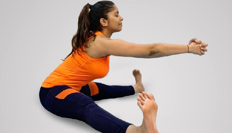 कमर और जांघों की चर्बी घटाने के लिए योगासन, कुछ ही दिनों में दिखने लगेगा फर्क yoga poses for belly fat,yoga for thigh fat,reduce belly fat with yoga,thigh fat reduction yoga,visible results yoga,yoga for weight loss,effective yoga poses,yoga exercises for belly fat,yoga for slimmer thighs,fast results yoga,yoga for body toning,yoga fitness routine,yoga for fat burning,quick yoga results