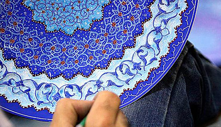 souvenirs to buy from iran,best souvenirs to buy from iran,handmade cloths,giveh,sweets,Nuts,and spices for the foodie,home furnishings,minakari,khatamkari,travel,holidays,travel guide,travel tips