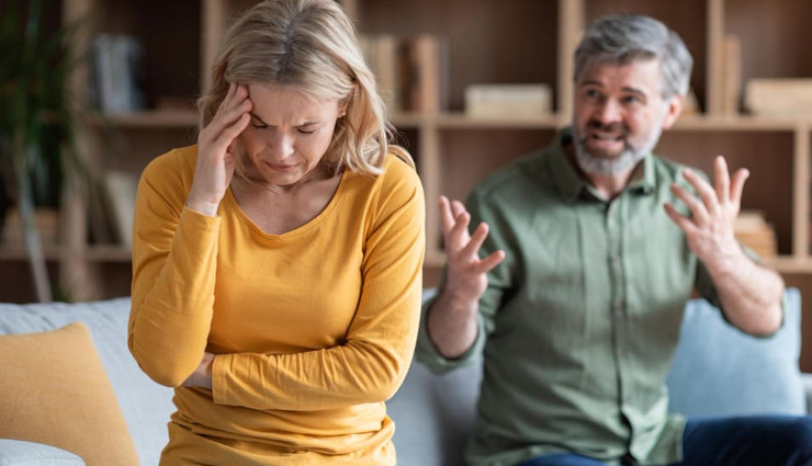 girl playing mind games,psychological tactics in relationships,signs of manipulation in dating,how to tell if she is playing games,indicators of manipulative behavior in women,psychological games in relationships,signs of emotional manipulation in women,understanding mind games in dating,red flags of manipulative behavior in females,recognizing manipulation tactics in women