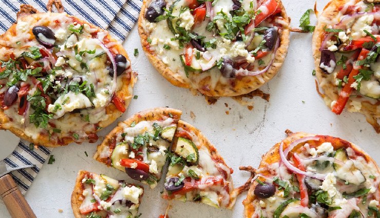 kids friendly recipes,easy recipes for kids,healthy kids meals,fun food for children,vegetable pancakes,fruit salad with honey yogurt dressing,mini veggie pizzas,banana oatmeal cookies,cheese and veggie quesadillas