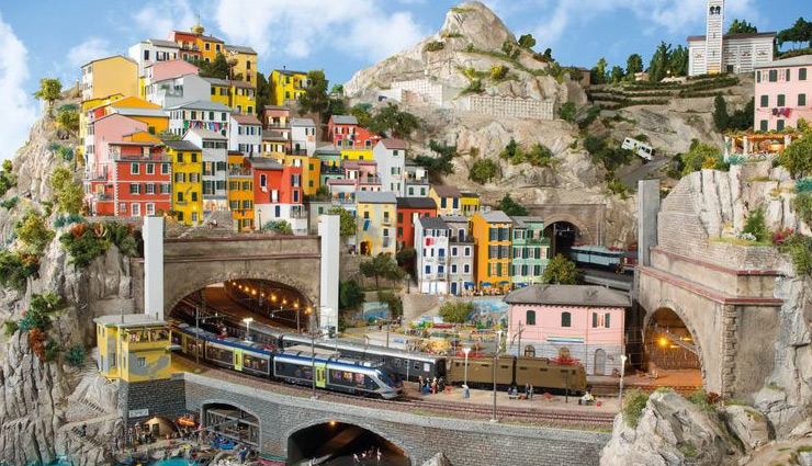 tourist places in hamburg,must-visit hamburg attractions,hamburg travel guide,things to do in hamburg,hamburg sightseeing,best places to visit in hamburg,hamburg landmarks,cultural sites in hamburg,family activities in hamburg,explore hamburg germany