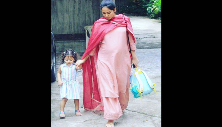 PICS- Rewind your school memories with this adorable picture of Misha with mom Mira Rajput
