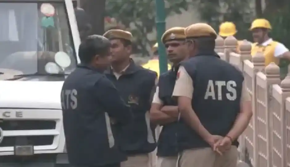 धर्म पूछा, कलमा पढ़ने को कहा, इनकार पर चाकू से हमला—मीरा रोड में दो सिक्योरिटी गार्ड्स पर हमले से मचा हड़कंप, आतंकी कनेक्शन की आशंका