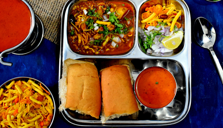Recipe- Delectable Marathi Dish Misal Pav For Breakfast
